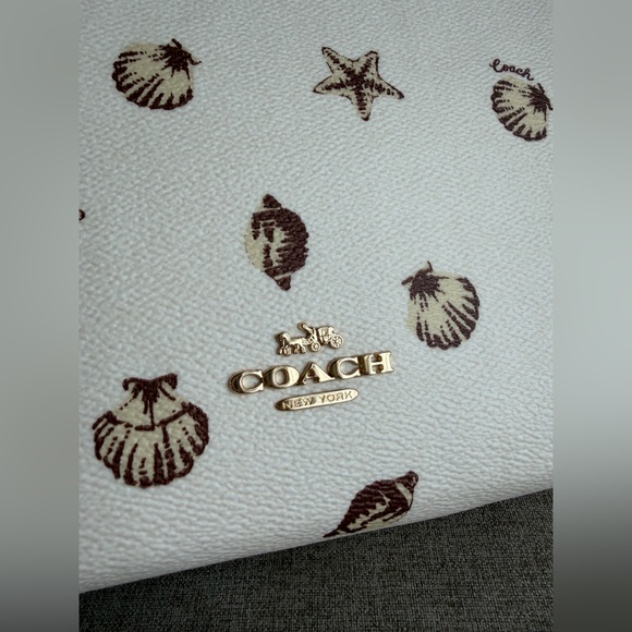 NWT!COACH Slim Crossbody Bag With Shell Print(CBM42) - Picture 4 of 5